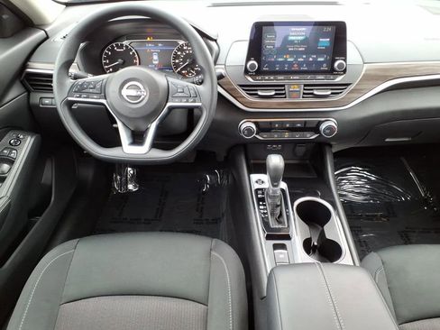 Certified 2024 Nissan Altima 2.5 SV image 10