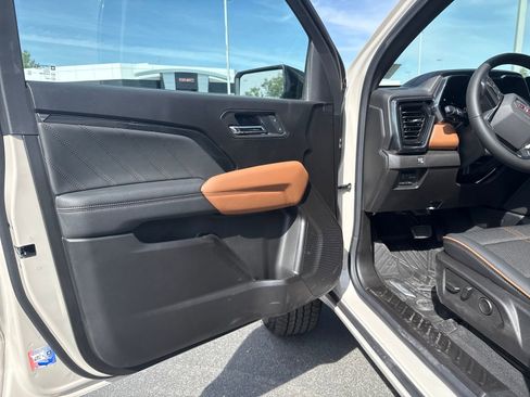 New 2026 GMC Canyon AT4 AWD/4WD image 9