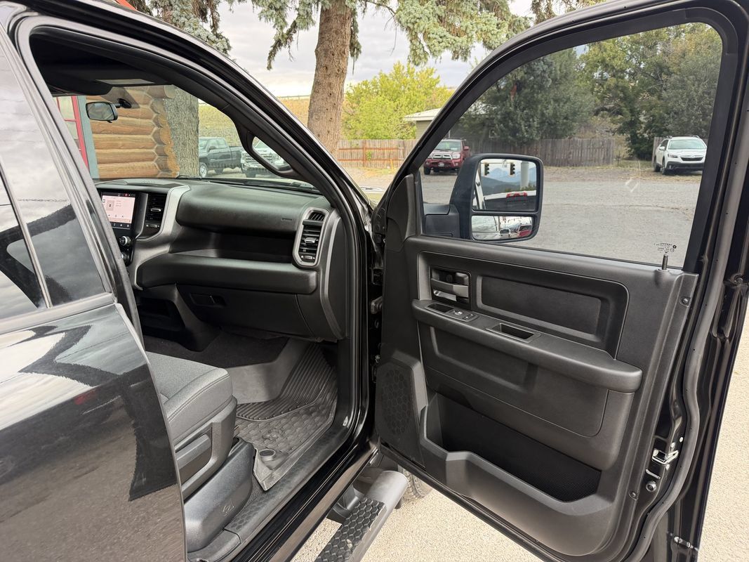 Used 2023 RAM 2500 Tradesman AWD/4WD image 29