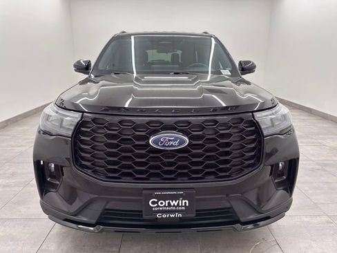 Certified 2025 Ford Explorer ST-Line image 8