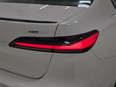 Used 2023 BMW i7 xDrive60 w/ Parking Assistance Package image 34