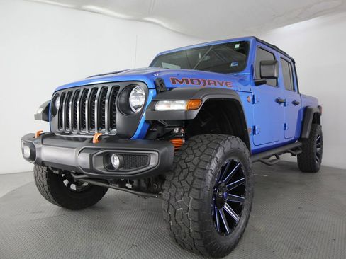 Used 2021 Jeep Gladiator Mojave AWD/4WD image 3