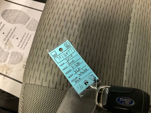 Used 2019 Ford F250 XLT w/ Camper Package AWD/4WD image 25
