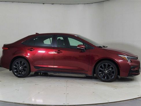 Used 2024 Toyota Corolla SE image 8