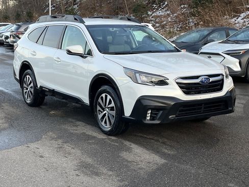 Used 2021 Subaru Outback Premium image 7