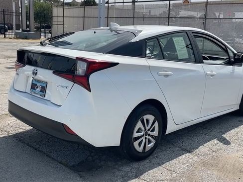 Used 2022 Toyota Prius LE image 4