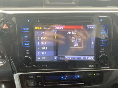 Used 2019 Toyota Corolla XLE FWD image 16