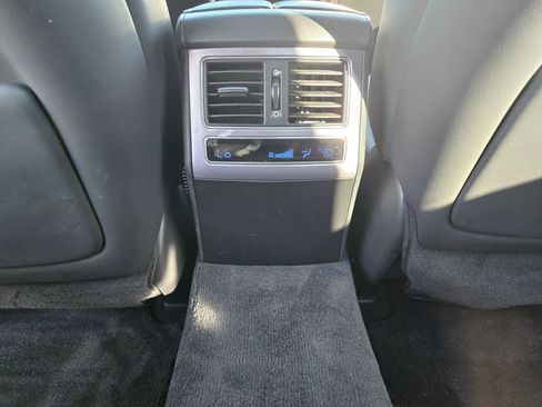 Used 2016 Hyundai Equus Ultimate RWD image 37
