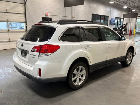 Used 2014 Subaru Outback 2.5i Premium image 4