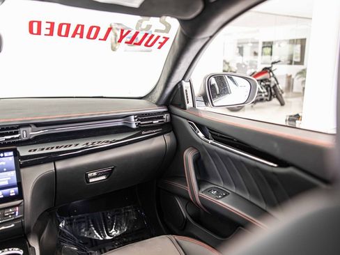 Used 2023 Maserati Quattroporte Modena Q4 image 42