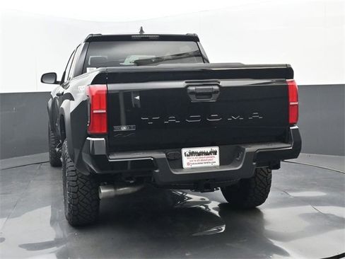 New 2025 Toyota Tacoma TRD Off-Road image 18