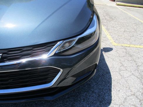Used 2018 Chevrolet Cruze LT w/ Convenience Package FWD image 23