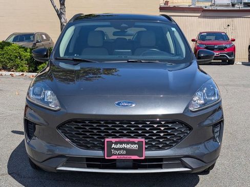 Used 2020 Ford Escape SE Sport FWD image 2