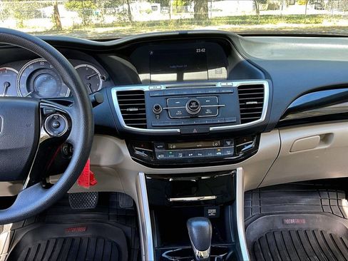 Used 2017 Honda Accord LX image 9