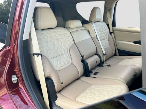 Used 2026 Nissan Armada Platinum Reserve AWD/4WD image 30