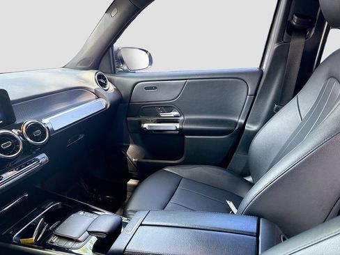 Used 2022 Mercedes-Benz GLB 250 image 23