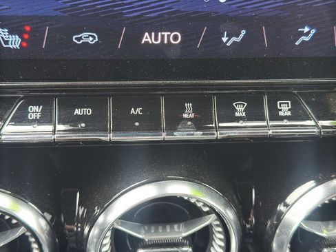 Used 2024 Chevrolet Blazer EV LT AWD/4WD image 35