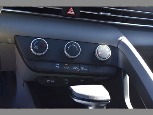 New 2026 Hyundai Elantra SE image 23