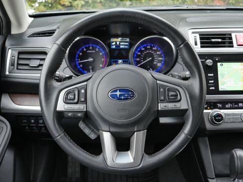 Used 2017 Subaru Outback 3.6R Limited image 7