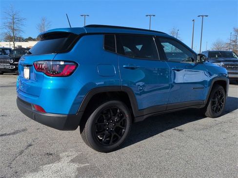 New 2026 Jeep Compass Latitude image 4