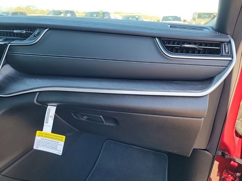 New 2025 Jeep Grand Cherokee Limited 4xe AWD/4WD image 15