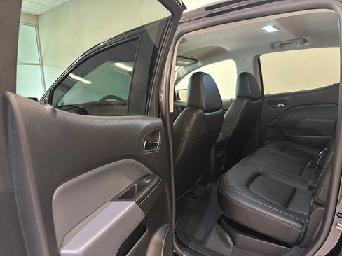 Used 2019 Chevrolet Colorado Z71 w/ Z71 Midnight Edition image 24