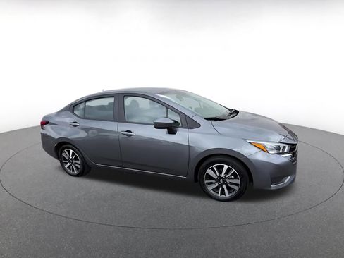 Used 2025 Nissan Versa SV FWD image 2