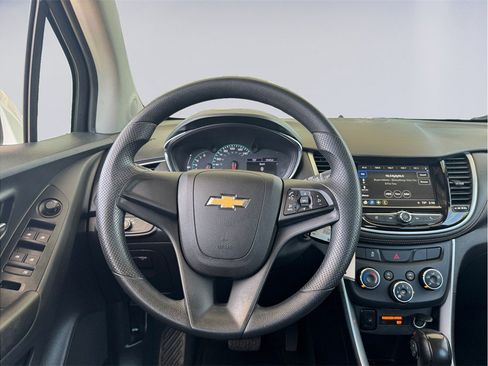 Used 2019 Chevrolet Trax LS FWD image 12