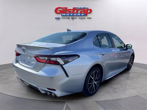Used 2023 Toyota Camry SE image 5