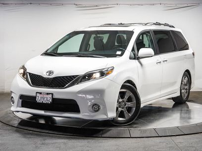 Used 2015 Toyota Sienna SE Premium