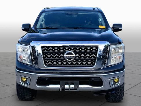 Used 2018 Nissan Titan SV w/ SV Convenience Package RWD image 4