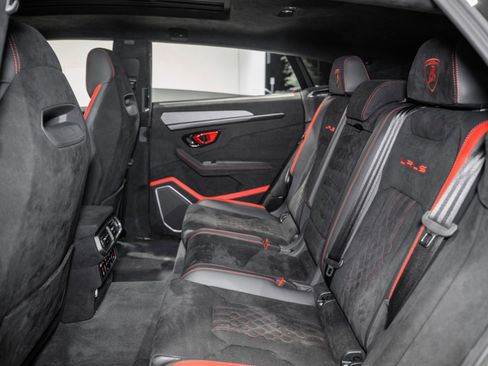 Used 2024 Lamborghini Urus Performante AWD/4WD image 18