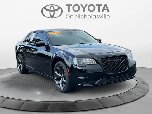 Used 2023 Chrysler 300 Touring w/ Sport Appearance Package RWD image 7