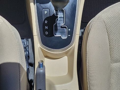 Used 2014 Hyundai Accent GLS FWD image 8