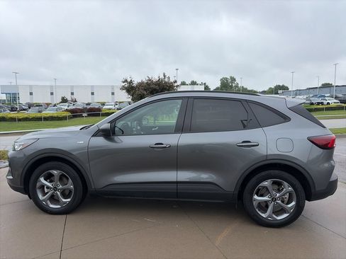 Used 2025 Ford Escape ST-Line FWD image 5