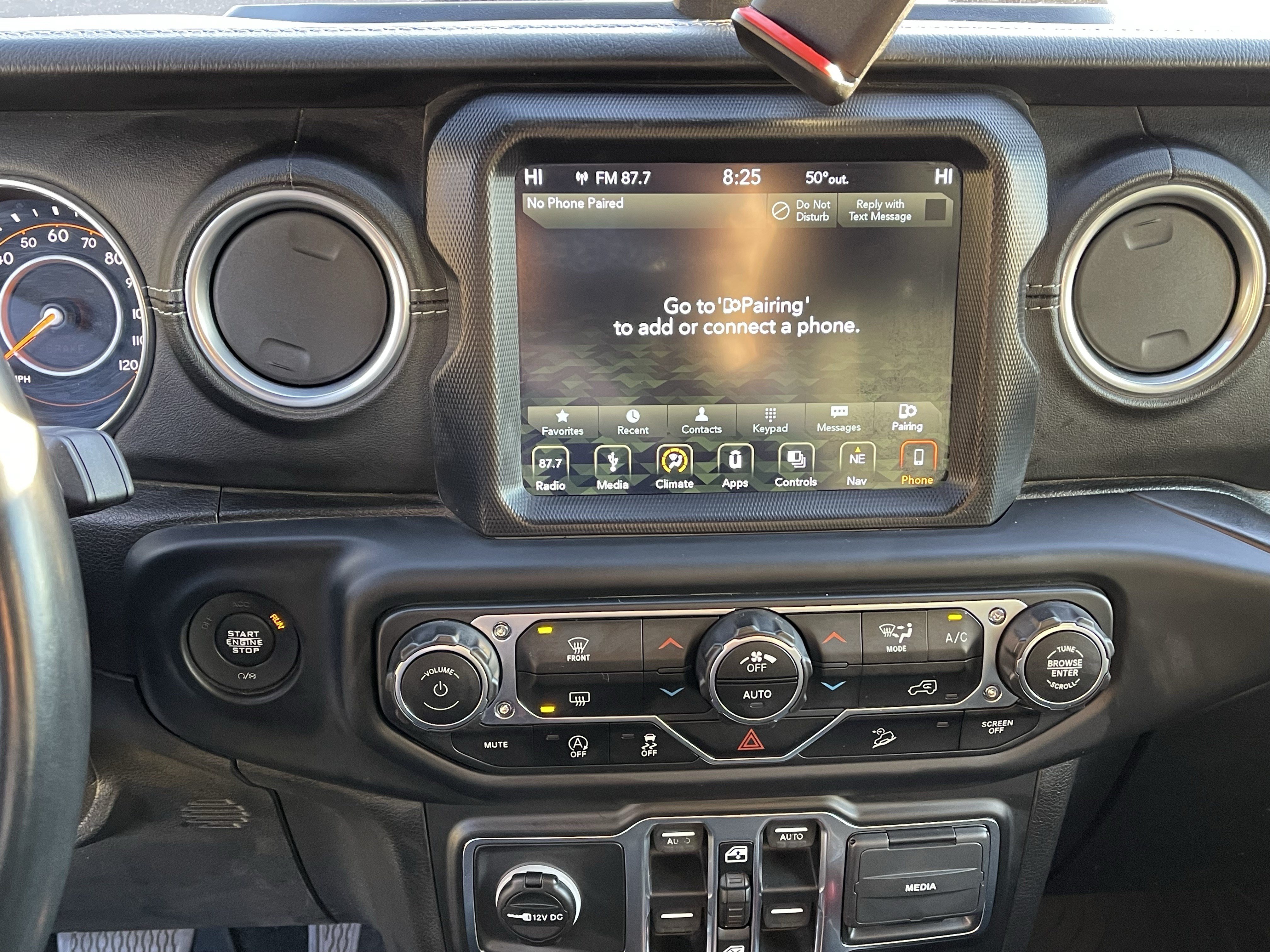 Used 2018 Jeep Wrangler Unlimited Sahara AWD/4WD image 21