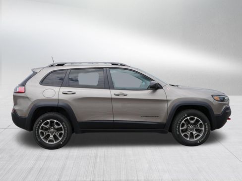 Used 2020 Jeep Cherokee Trailhawk w/ Cold Weather Group AWD/4WD image 8
