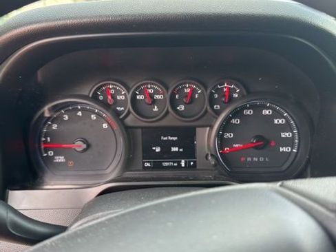 Used 2020 Chevrolet Silverado 1500 Custom w/ Custom Value Package image 6