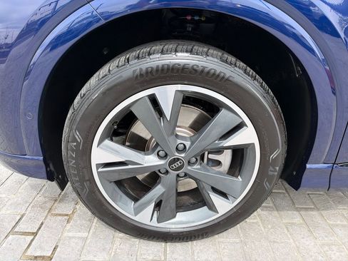 Used 2024 Audi Q4 e-tron Premium Plus w/ Premium Plus image 19