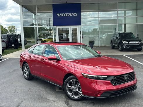 Used 2024 Honda Accord EX image 2