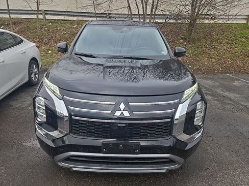Used 2025 Mitsubishi Outlander SE image 10