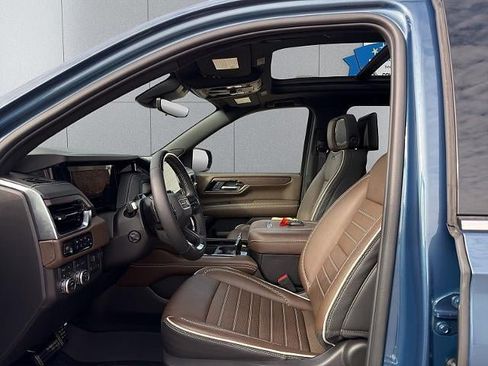 Used 2025 GMC Yukon XL Denali Ultimate w/ LPO, Floor Liner Package AWD/4WD image 27
