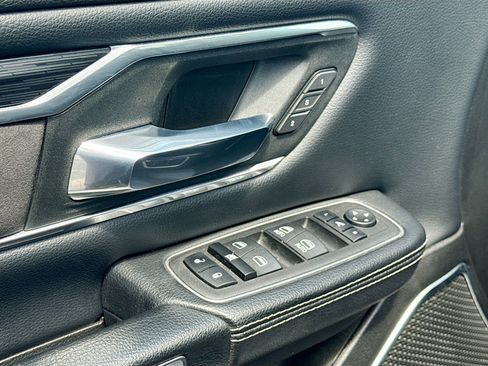 Used 2023 RAM 1500 Laramie AWD/4WD image 18
