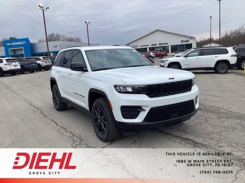 New 2025 Jeep Grand Cherokee Altitude image 1
