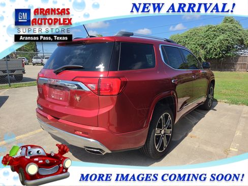 Used 2019 GMC Acadia Denali w/ Technology Package FWD image 5