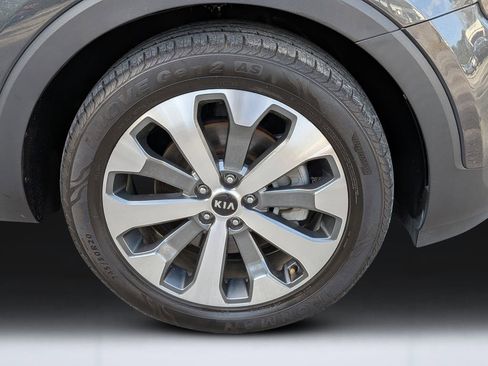 Used 2020 Kia Telluride LX image 11