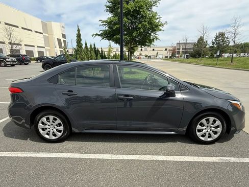 Used 2023 Toyota Corolla LE FWD image 4