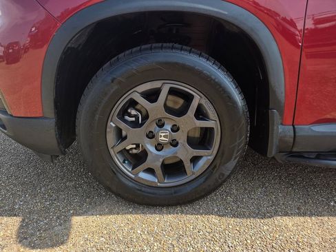 Used 2024 Honda Pilot TrailSport image 28