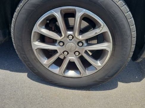 Used 2014 Jeep Grand Cherokee Limited w/ Trailer Tow Group IV AWD/4WD image 23