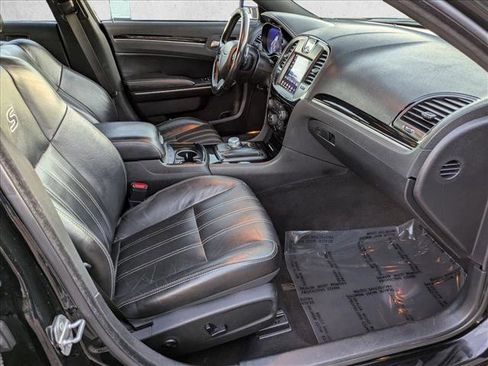 Used 2019 Chrysler 300 S image 21